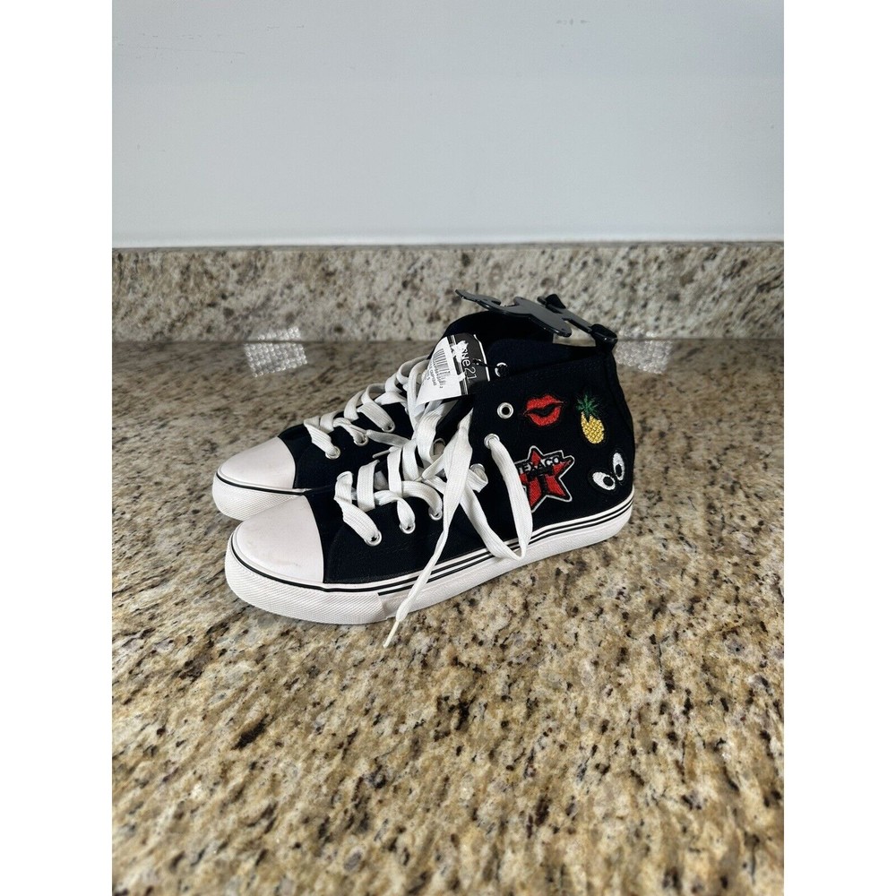 Women's Canvas Sneaker punk Rock Black Size 8 NWT